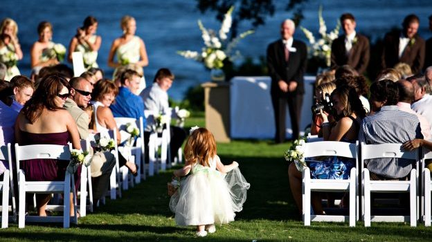 The Ultimate Flower Girl Guide to a Wedding